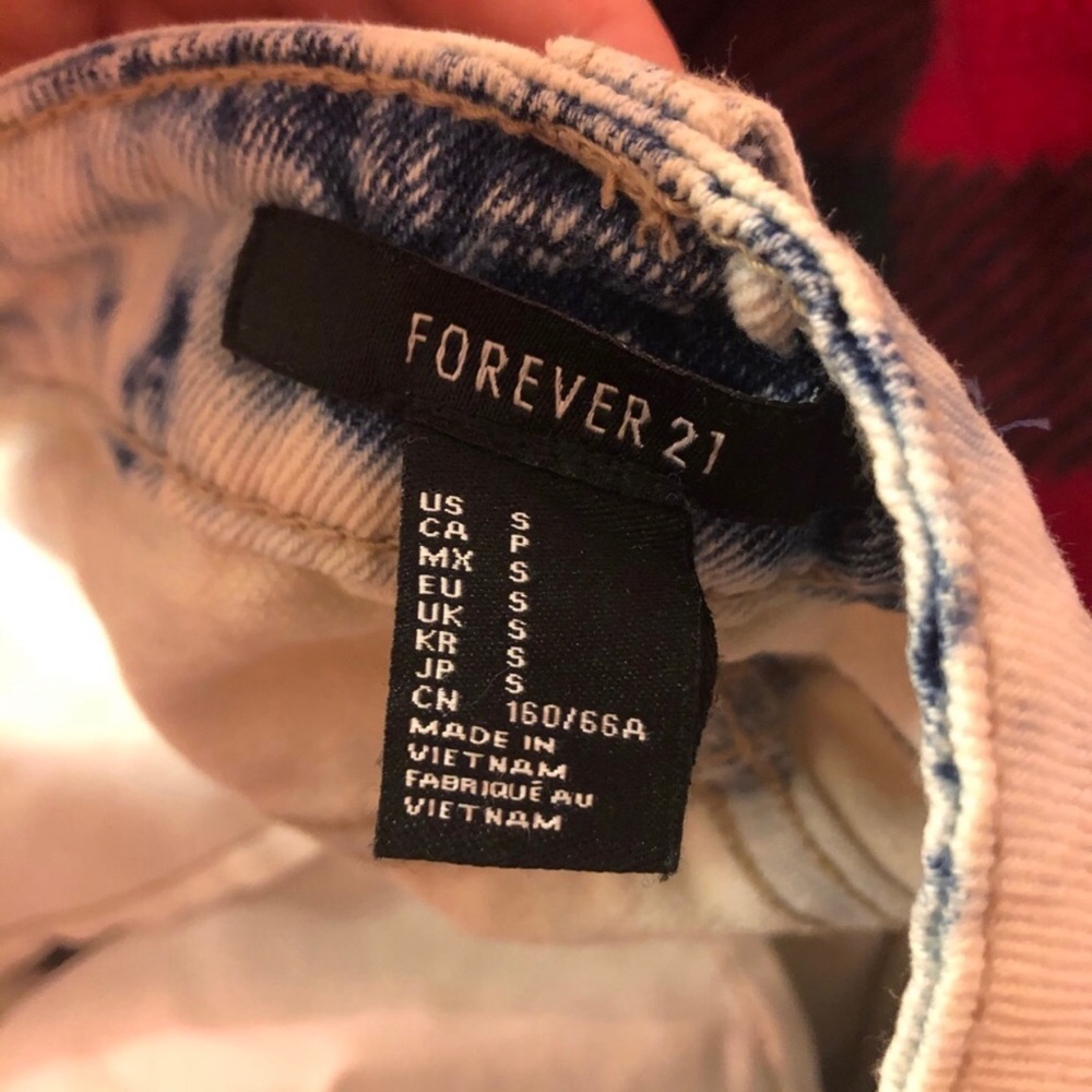 Forever 21 High Waisted Denim Wash Shorts - Picture 3 of 3